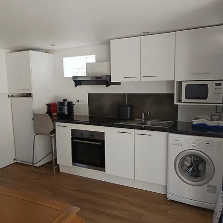 Dependance Meublee Avec Terrasse